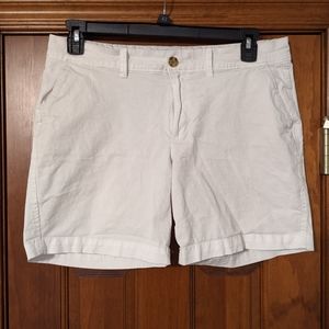 Old Navy Tall White Mid-Rise Everyday Shorts